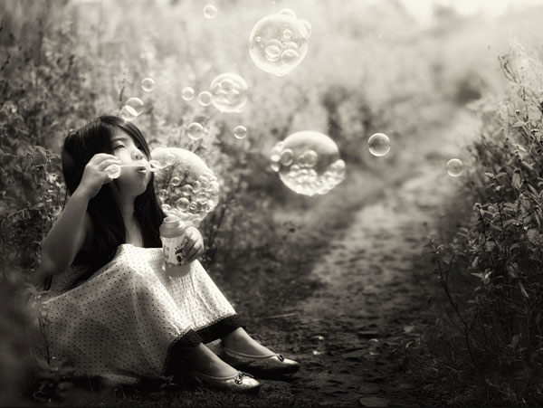 balck-girl-with-bubble